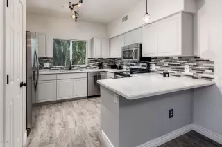 Photo #6: 6081941 Listing 