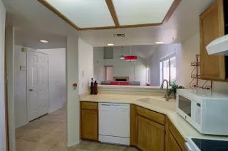 Photo #6: 6082034 Listing