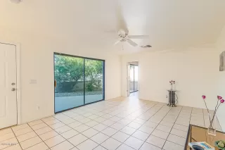 Photo #4: 6082045 Listing