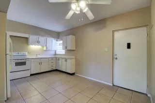 Photo #6: 6082153 Listing