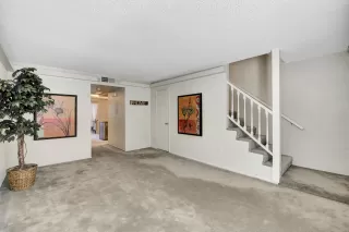 Photo #5: 6082183 Listing