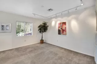 Photo #5: 6082184 Listing