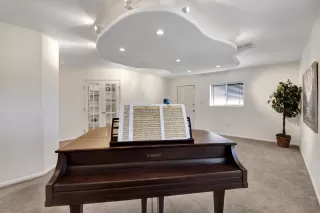 Photo #6: 6082184 Listing