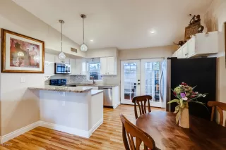 Photo #5: 6082372 Listing