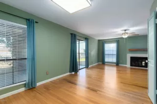 Photo #6: 6082437 Listing