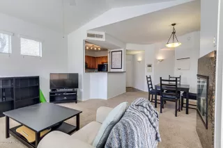 Photo #4: 6082743 Listing