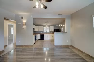 Photo #6: 6082986 Listing