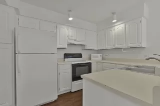 Photo #4: 6083202 Listing