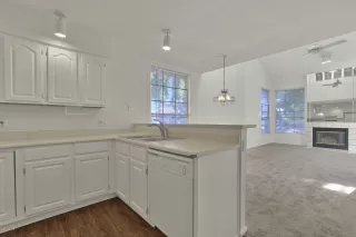 Photo #6: 6083202 Listing