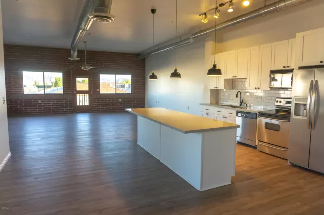 MLS: 6083382 Condo For Sale