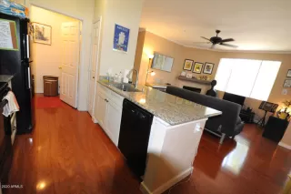 Photo #6: 6083383 Listing