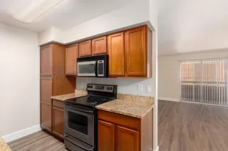 Photo #4: 6083399 Listing