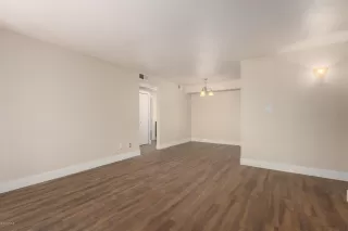 Photo #5: 6083399 Listing