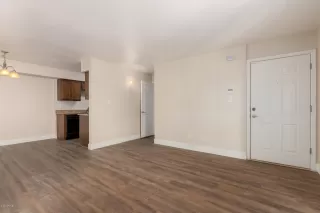 Photo #6: 6083399 Listing