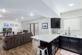 Photo #2: 6083556 Listing