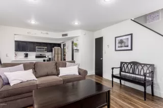 Photo #5: 6083556 Listing