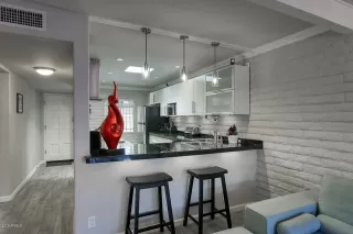 Photo #4: 6083682 Listing