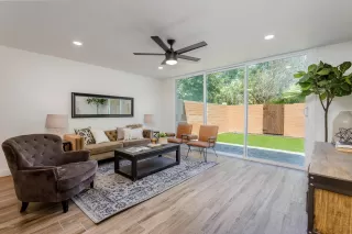 Photo #6: 6083970 Listing 