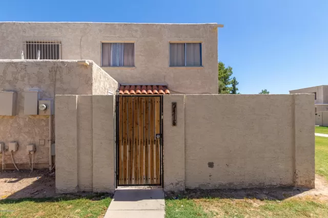 MLS: 6084052 Condo For Sale