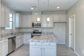 Photo #6: 6084109 Listing