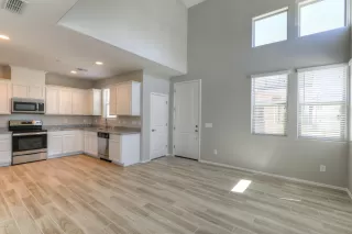 Photo #4: 6084205 Listing