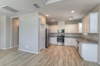 Photo #5: 6084205 Listing