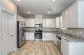 Photo #6: 6084205 Listing