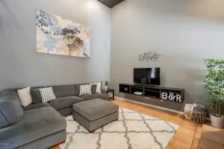 Photo #5: 6084216 Listing