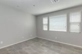 Photo #4: 6084411 Listing