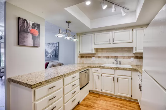 MLS: 6084527 Condo For Sale