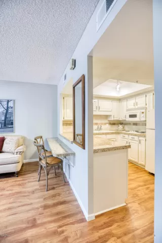 Photo #5: 6084527 Listing 