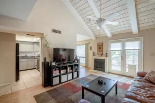 Photo #6: 6084565 Listing