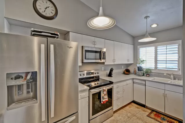 MLS: 6085075 Condo For Sale