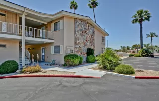 Photo #5: 6085075 Listing