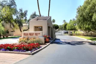 Photo #5: 6085206 Listing