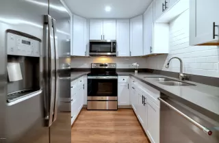 Photo #6: 6085262 Listing