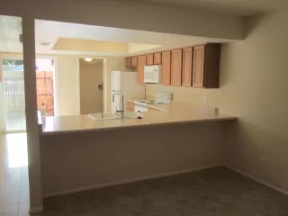 Photo #5: 6085456 Listing