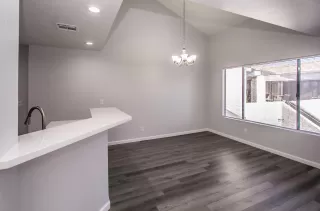 Photo #5: 6085548 Listing