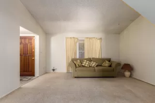 Photo #4: 6085663 Listing 