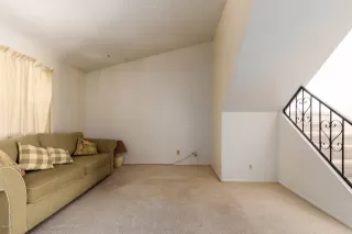 Photo #5: 6085663 Listing 