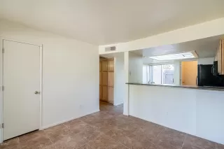 Photo #5: 6085822 Listing 