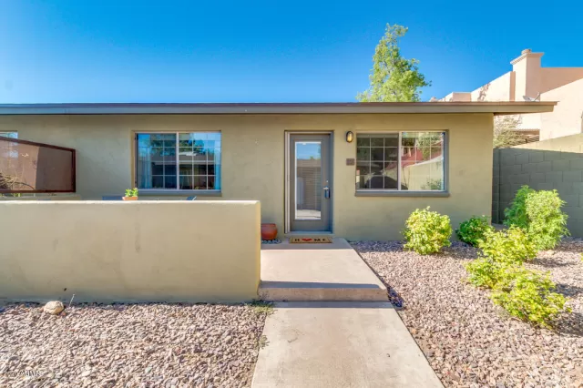 MLS: 6085917 Condo For Sale