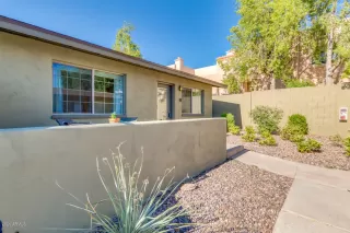 Photo #2: 6085917 Listing