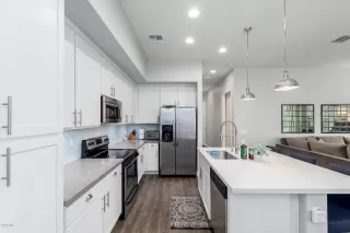 Photo #4: 6085934 Listing