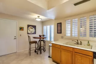 Photo #5: 6086158 Listing 