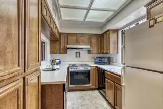 Photo #6: 6086364 Listing