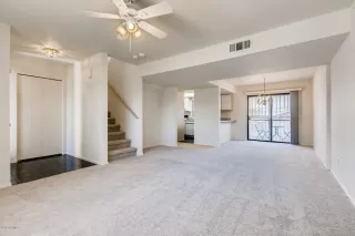 Photo #2: 6086501 Listing