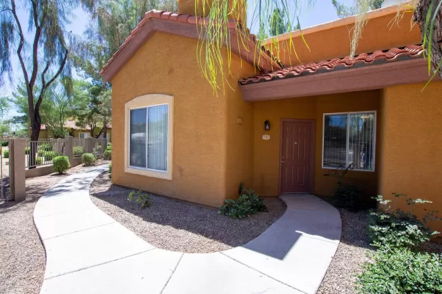 MLS: 6086533 Condo For Sale