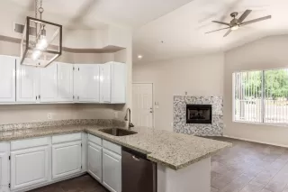 Photo #5: 6086533 Listing