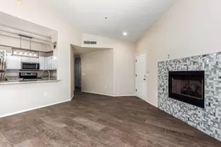 Photo #6: 6086533 Listing